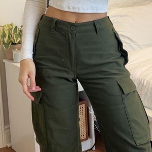 Aritzia supply cargo pants in dark green